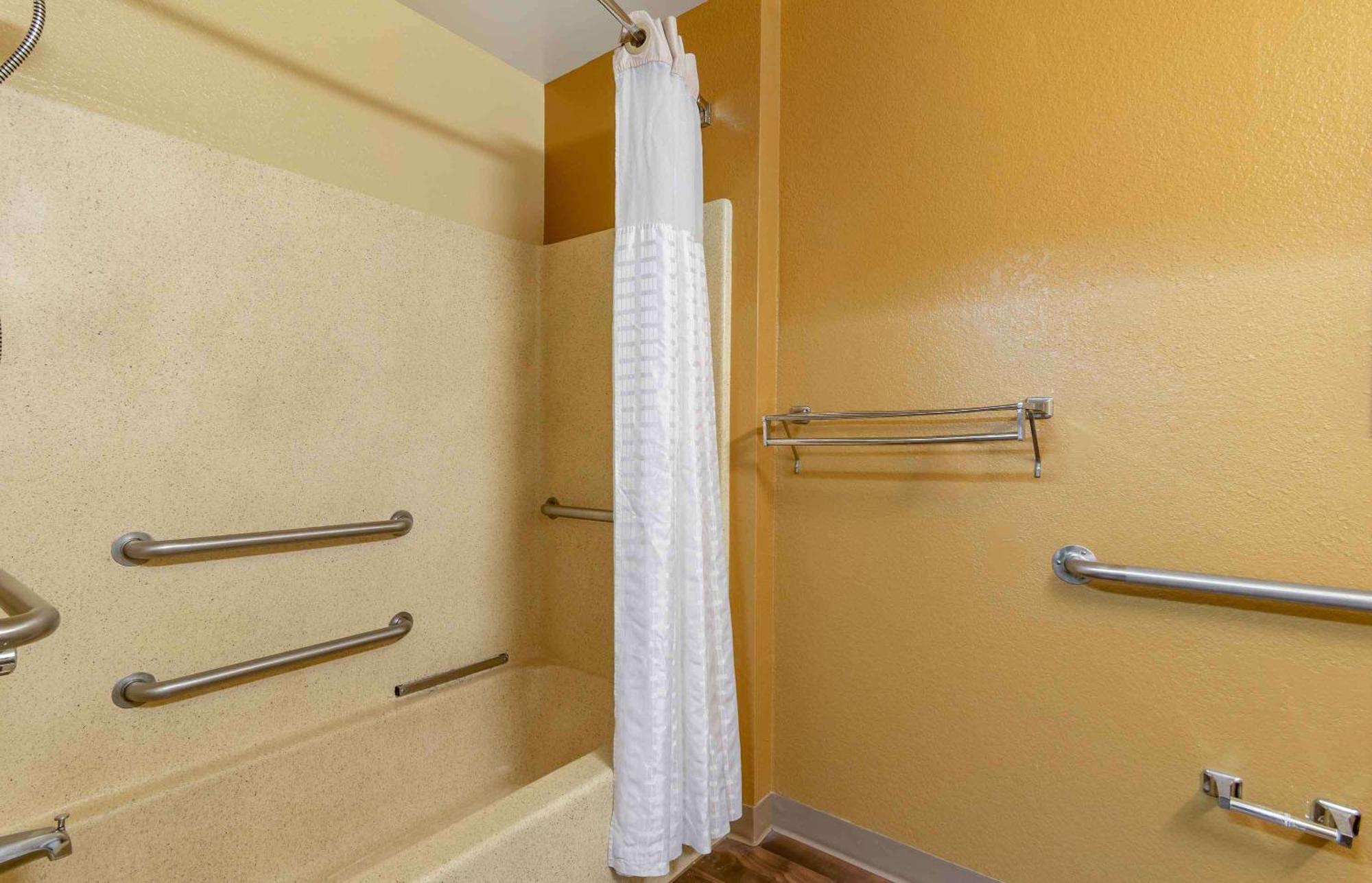 Suburban Studios Columbus Bradley Park מראה חיצוני תמונה