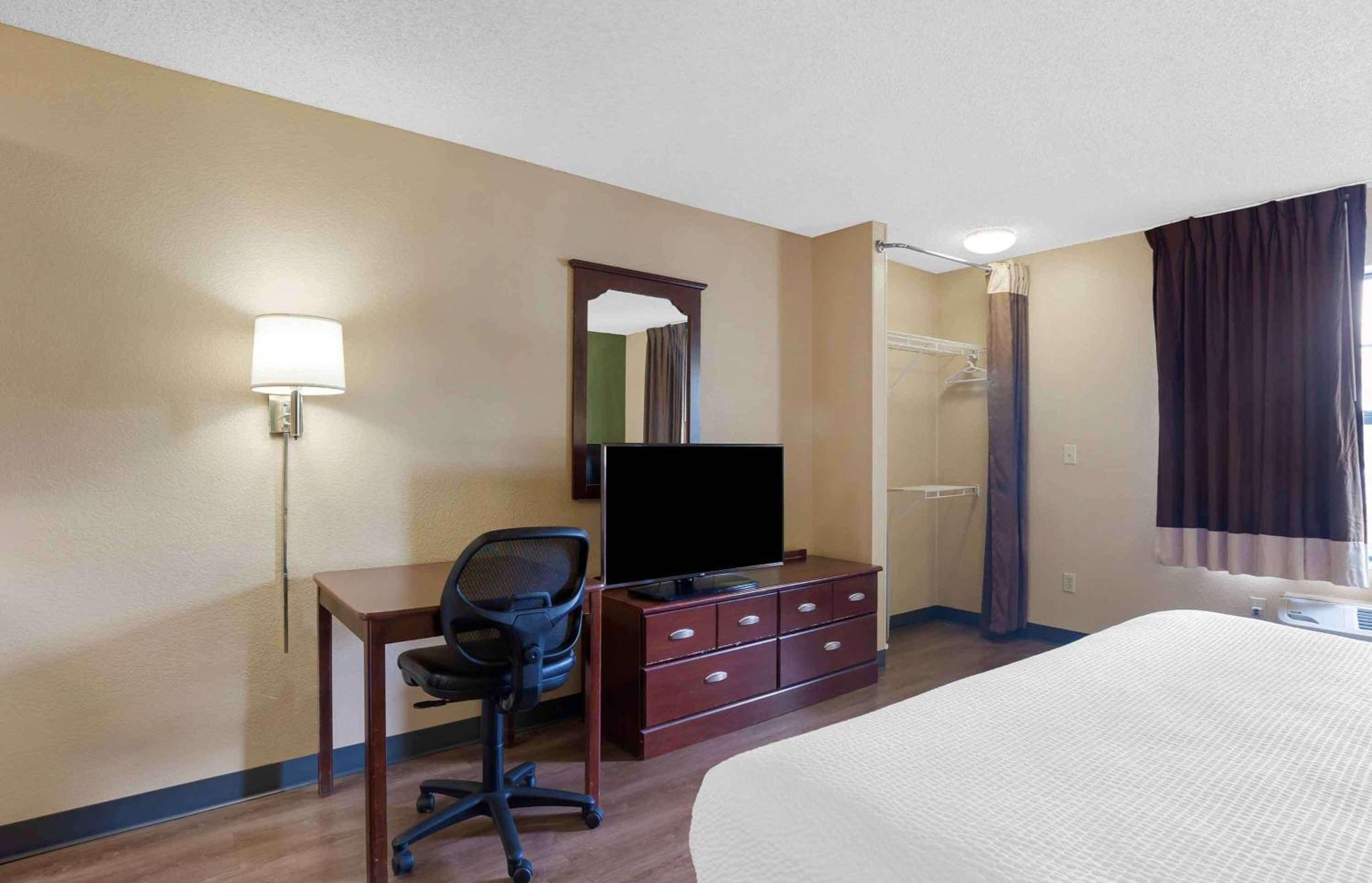 Suburban Studios Columbus Bradley Park מראה חיצוני תמונה