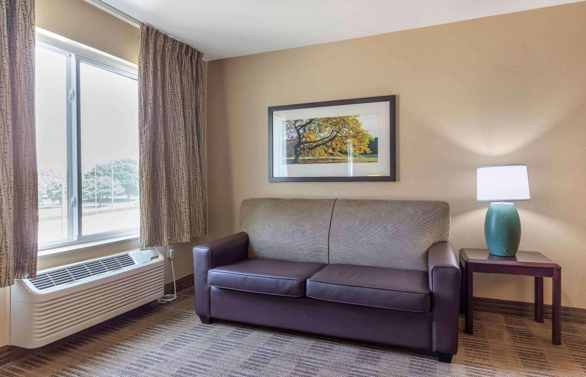 Suburban Studios Columbus Bradley Park מראה חיצוני תמונה