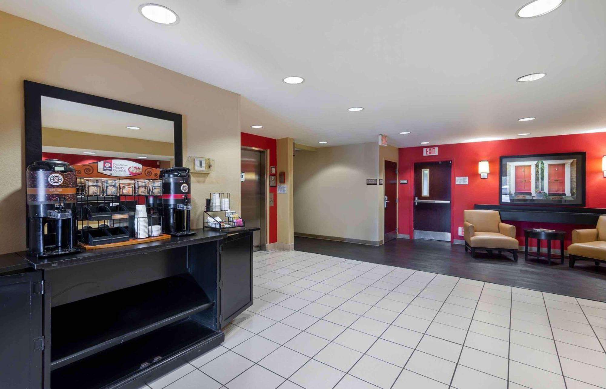 Suburban Studios Columbus Bradley Park מראה חיצוני תמונה