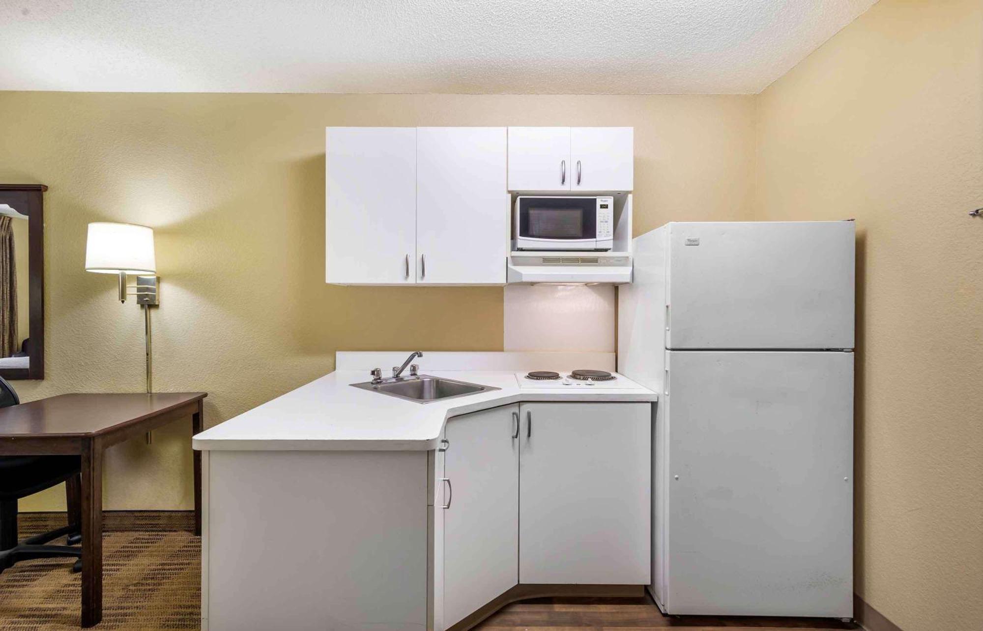 Suburban Studios Columbus Bradley Park מראה חיצוני תמונה