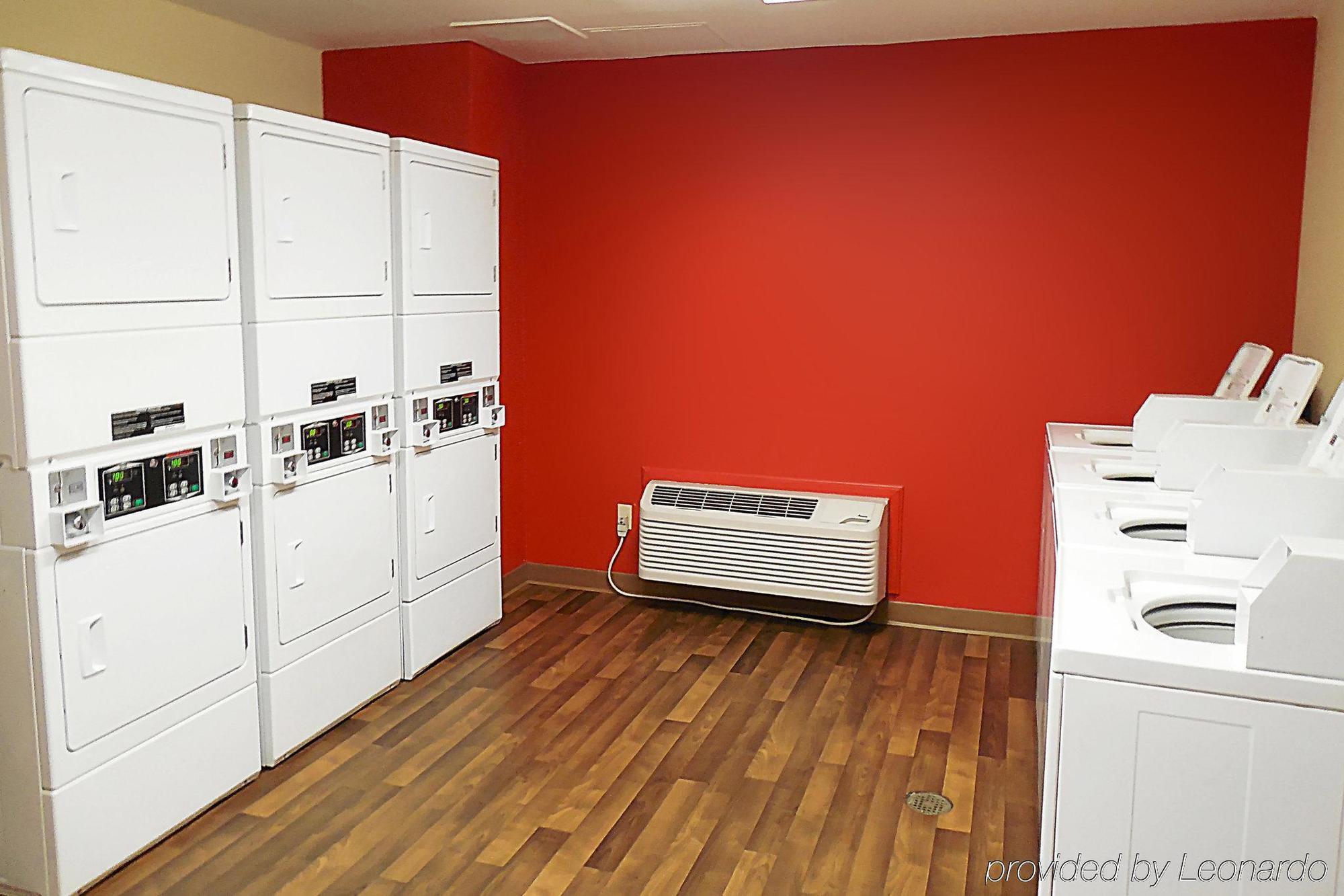 Suburban Studios Columbus Bradley Park מראה חיצוני תמונה