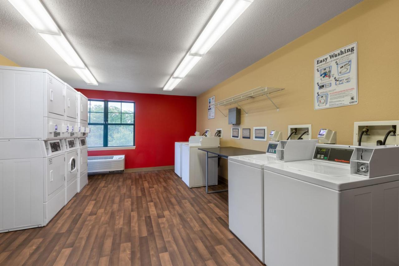 Suburban Studios Columbus Bradley Park מראה חיצוני תמונה